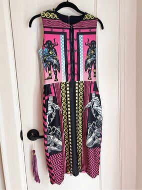 Romance was Born Runway Marvel Dress,
🚨CLOSET CLEAR OUT - ALL OFFERS WELCOME